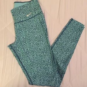 Nike Ten Less Plastic Bottles, One Ledgend Pant